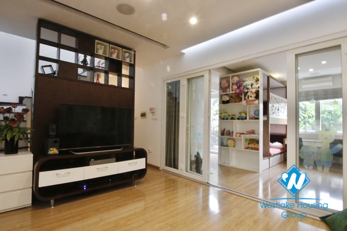 Fully furnished pool villa to rent in Vinhomes Riverside Hanoi